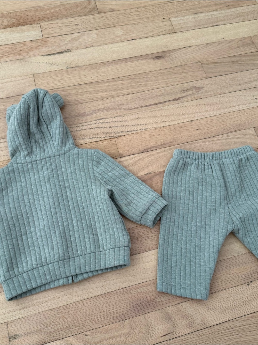 GAP Quilted Set - Picture 3 of 6